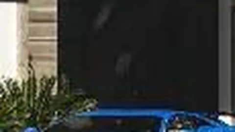 奥格斯堡主场神盾再立！德甲连胜脚步，9红8星闪耀战局！